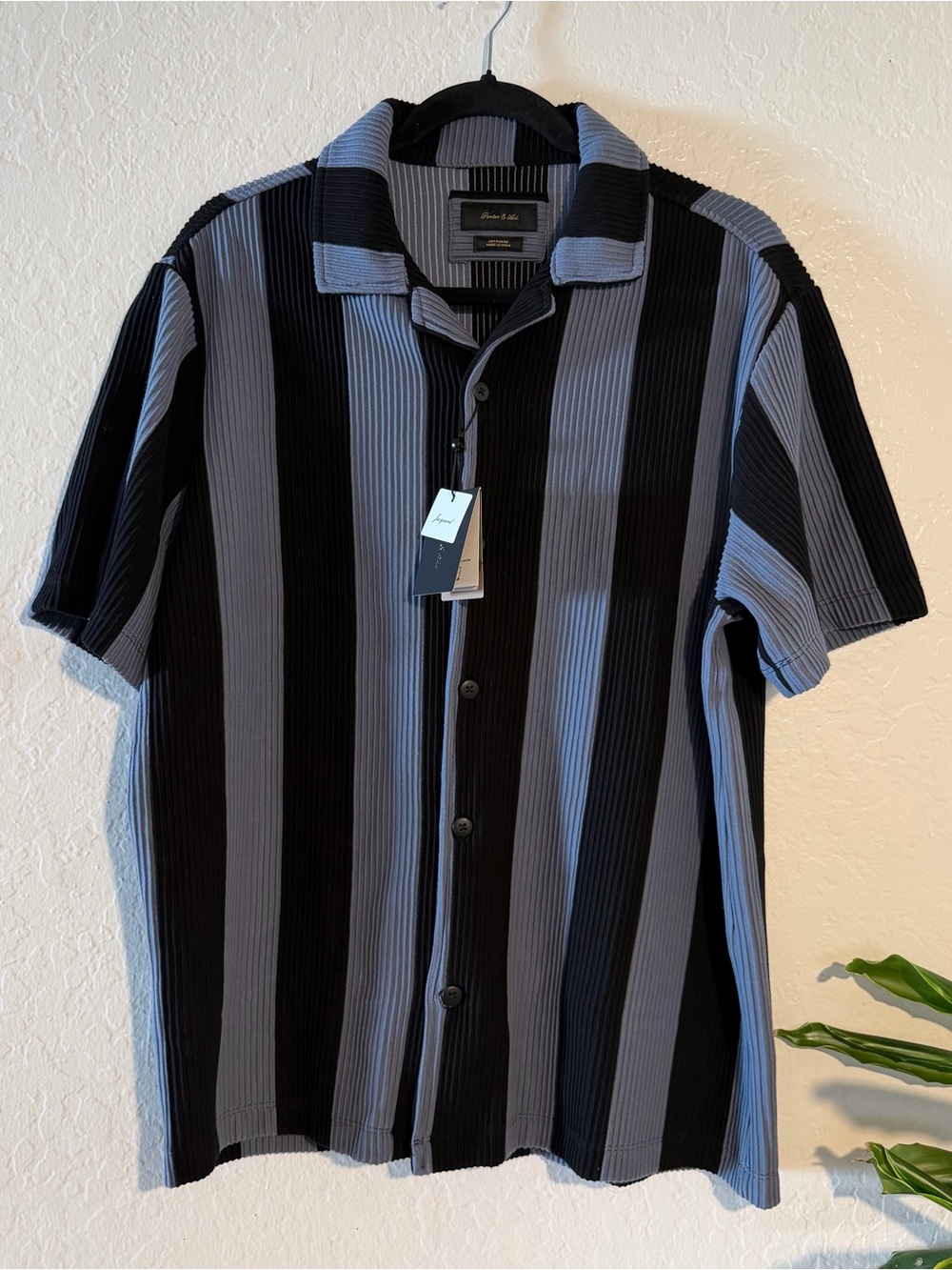 Porter & Ash Men's Jacquard Striped Short Sleeve Button-Up Shirt Black Blue M